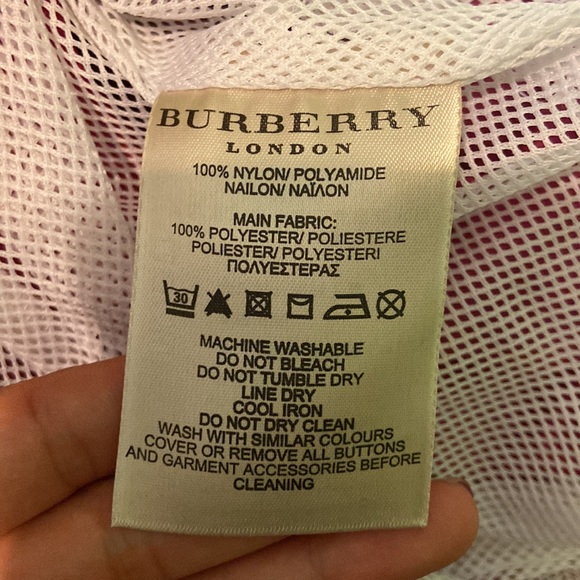 Burberry magenta rain coat - Picture 14 of 17